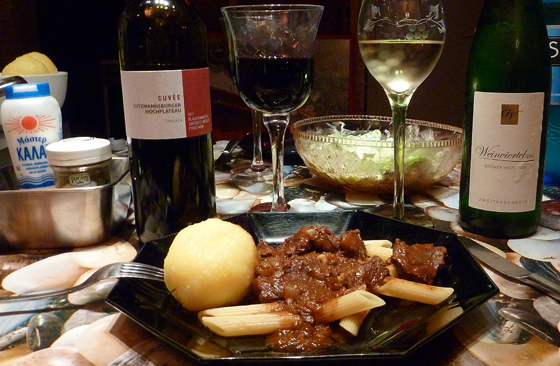 P1000049-Wiener Gulasch + Wein-560 P1000049-Wiener Gulasch + Wein-560