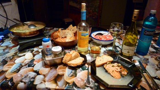 P1000153-Tisch mit Jürgen-Lachs + Wein-560 P1000153-Tisch mit Jürgen-Lachs + Wein-560