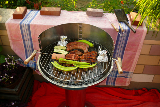 P1070974-Grill mit Fleisch, Wurst, Käse, Pabrika, Zucchini-560 P1070974-Grill mit Fleisch, Wurst, Käse, Pabrika, Zucchini-560