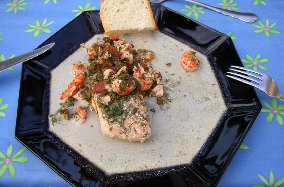 Lachs mit Shrimps in Weißweinsauce