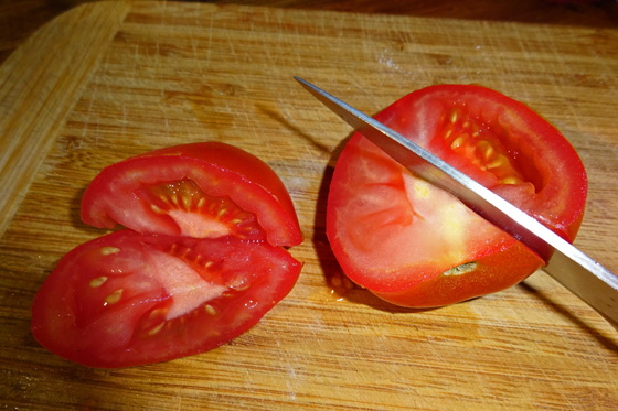 DSC03030-Tomaten Vierteln-560 DSC03030-Tomaten Vierteln-560