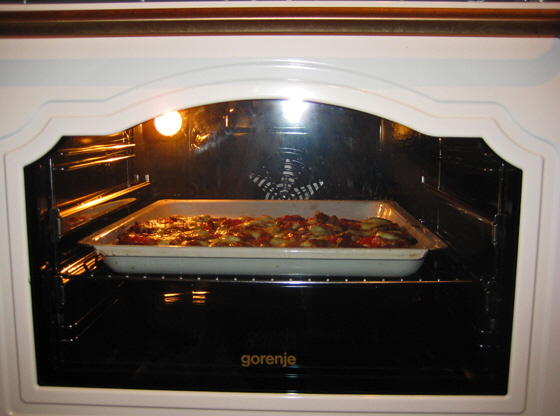 IMG_9603-Gehlenbecker Pizza im Backofen-1-560 IMG_9603-Gehlenbecker Pizza im Backofen-1-560