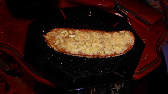 P1000956-Dünne Brotscheibe mit Knoblauch-560 P1000956-Dünne Brotscheibe mit Knoblauch-560