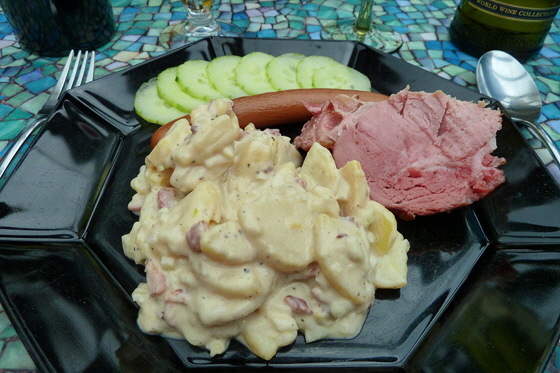 P1020902-Kartoffelsalat, Kasseler, Würstchen - Nahaufnahme-560 P1020902-Kartoffelsalat, Kasseler, Würstchen - Nahaufnahme-560