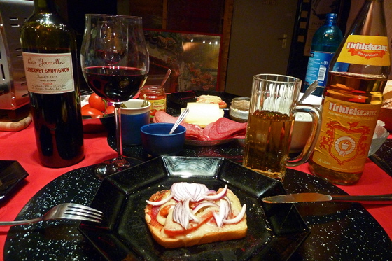 P1050733-Pizzabrot mit Rotwein + Apfelwein-560 P1050733-Pizzabrot mit Rotwein + Apfelwein-560